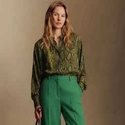 LA PETITE ETOILE Blouse arso imprimée python vert Femme KAKI Hot