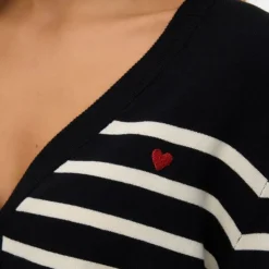 VERO MODA Cardigan à rayures dory col v coeur rouge brodé avec boutons Femme NOIR