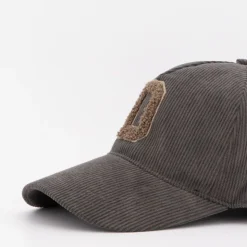 DEELUXE 74 Casquette apolo velours cotelé lettre en fausse fourrure Homme GRIS FONCE Outlet
