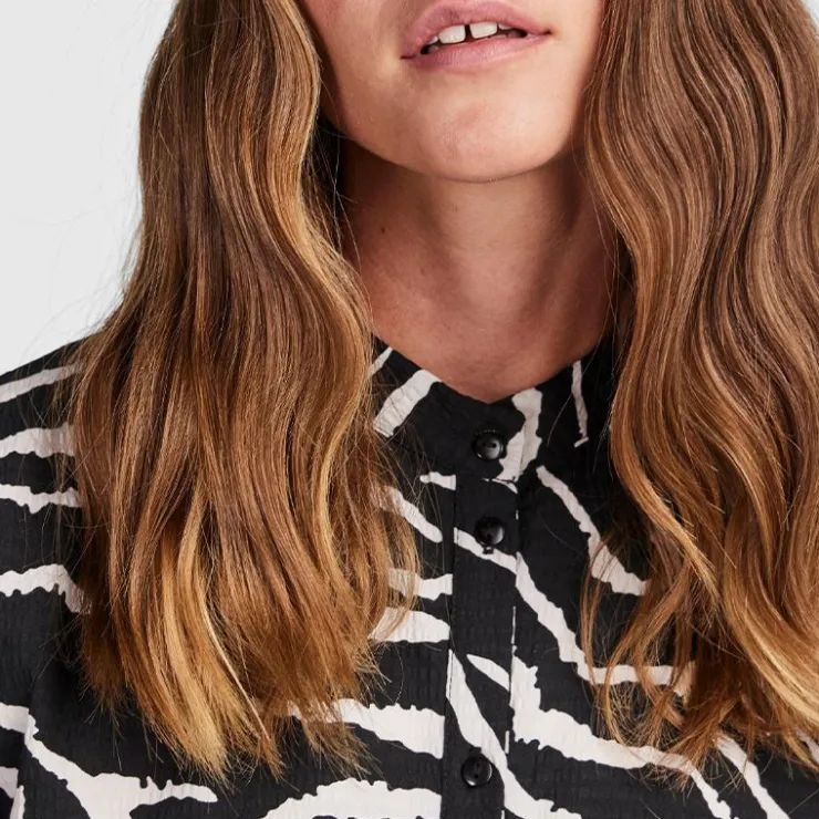 PIECES Robe chemise longues imprimé animalier blanc et Femme NOIR Discount